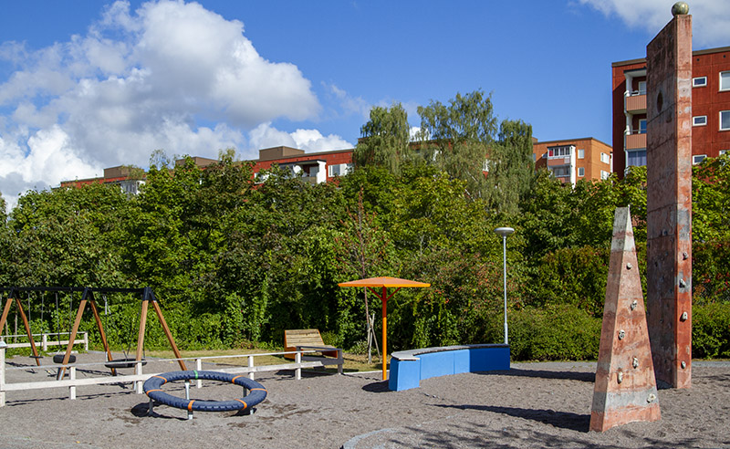Klätterväggarna reser sig högt